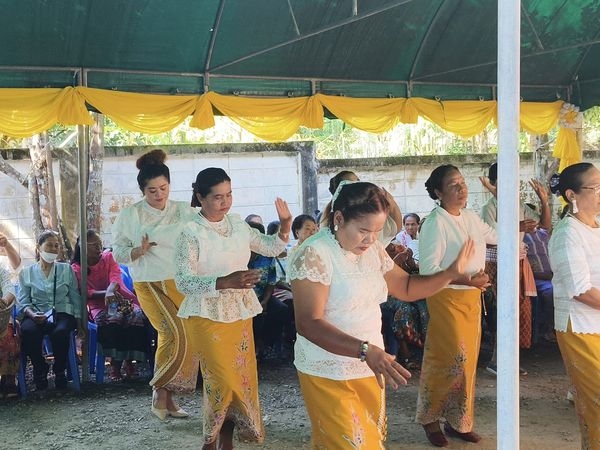 กิจกรรมสืบสานประเพณีสงกรานต์ รดน้ำขอพรผู้สูงอายุ ประจำปี พ.ศ.๒๕๖๗