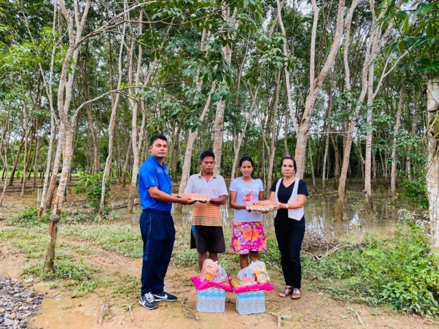 มอบถุงยังชีพแก่ชาวบ้านที่ได้รับผลกระทบอุทกภัย 12-14 ตุลาคม 63